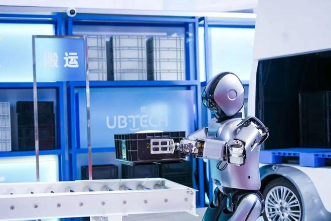 米乐智能科技：2024世界机器人大会在京开幕优必选首次展示“人形机器人工业场景解决方案”(图2)