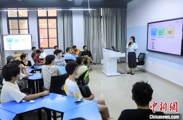 四川一高校开设人工智能通识课提升学生AI应用和跨界能力(图2)