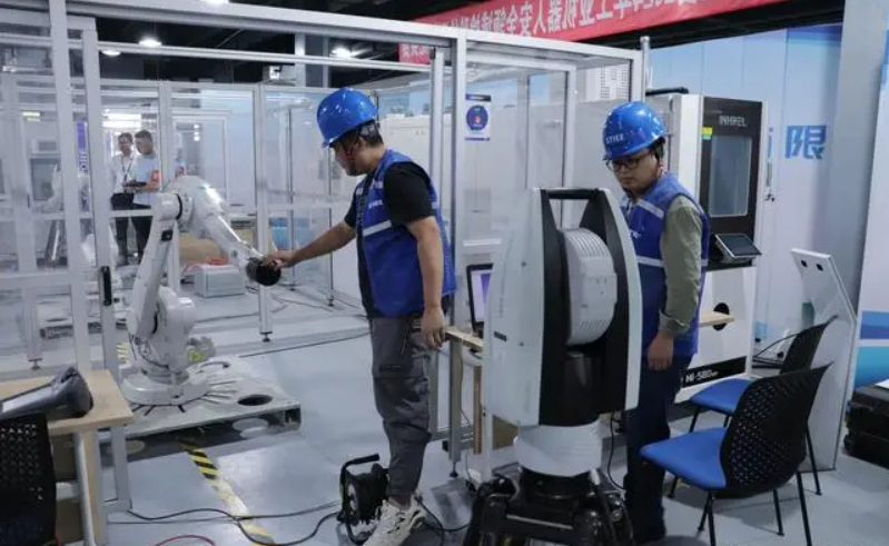 助推产业高质量发展工业机器人安全领域检验检测技能竞赛举行(图3)