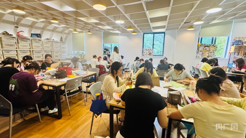 开设特色专业群重庆工贸职业技术学院“破圈”发展(图1)