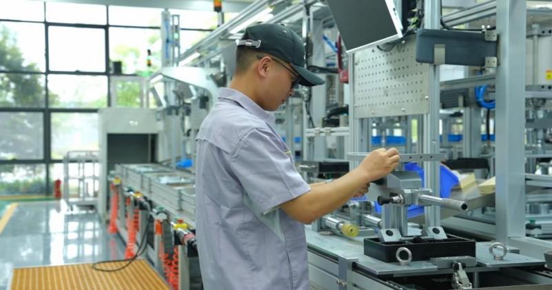 首个！智能化地铁刹车“4S店”来了​成都又增3条轨道交通智能化造修产线(图3)