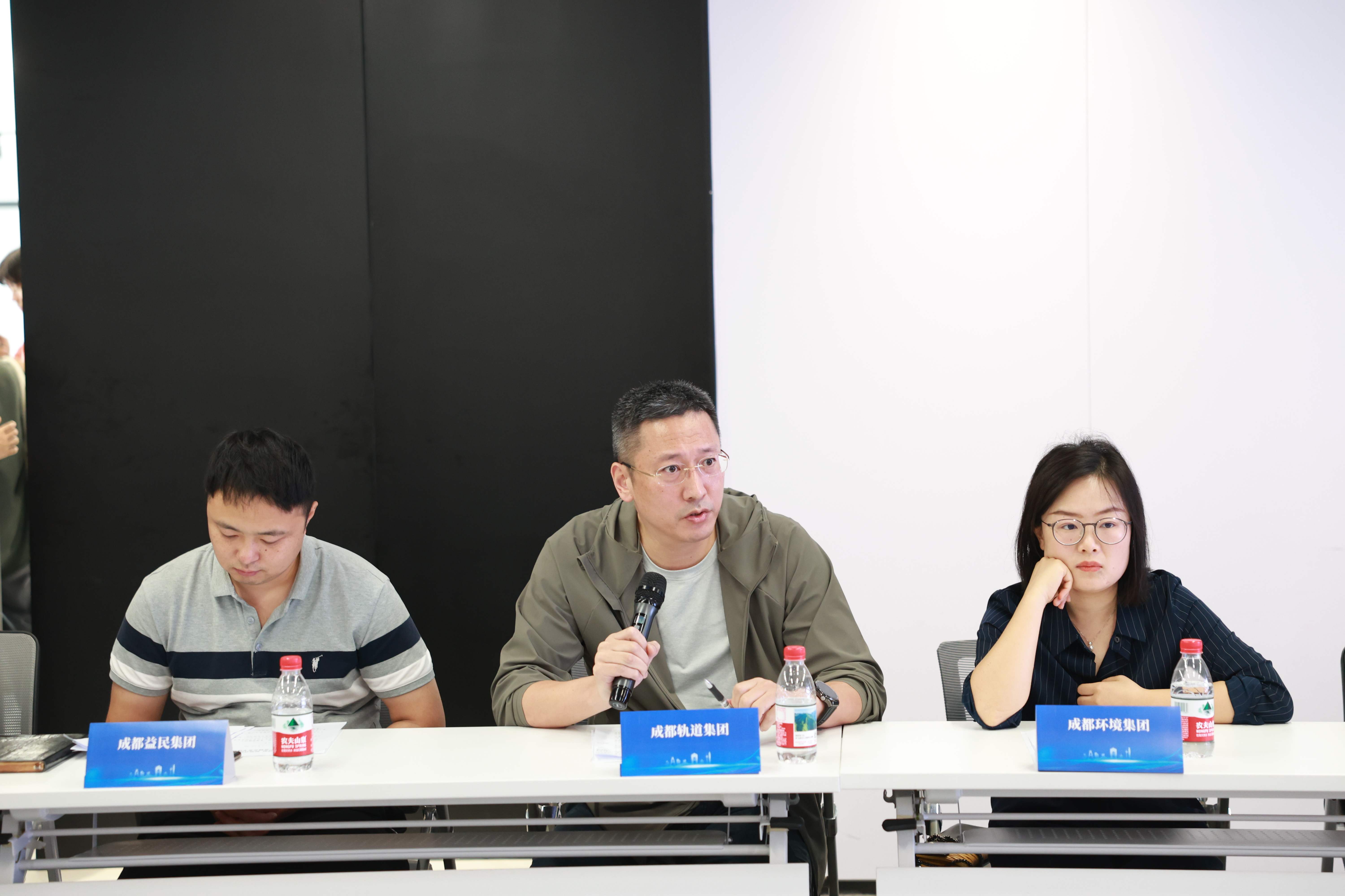 “面对面”供需对接“实打实”解决问题！​“进解优促”面对面·供需对接“攻坚周”——人工智能产业链企业系列活动举行(图1)