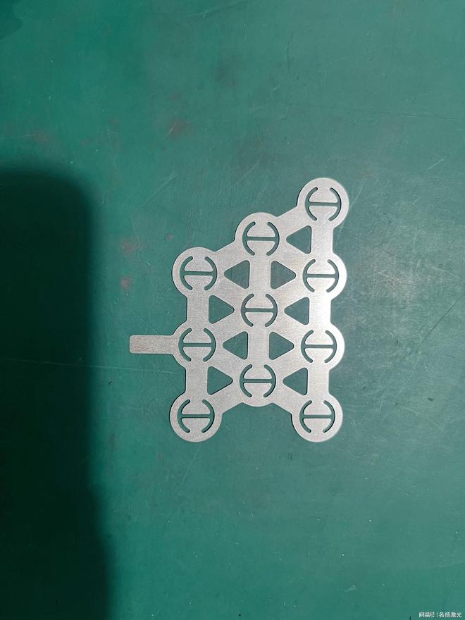 激光切割设备优选江苏名扬超快切割热管切孔自动技术领(图1)