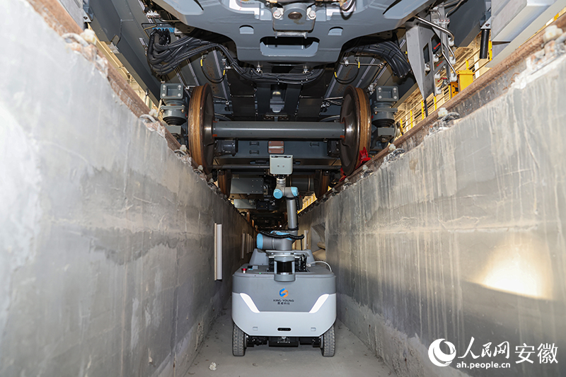 米乐m6：全國首個！合肥軌道發布“機器人軍團”(图5)