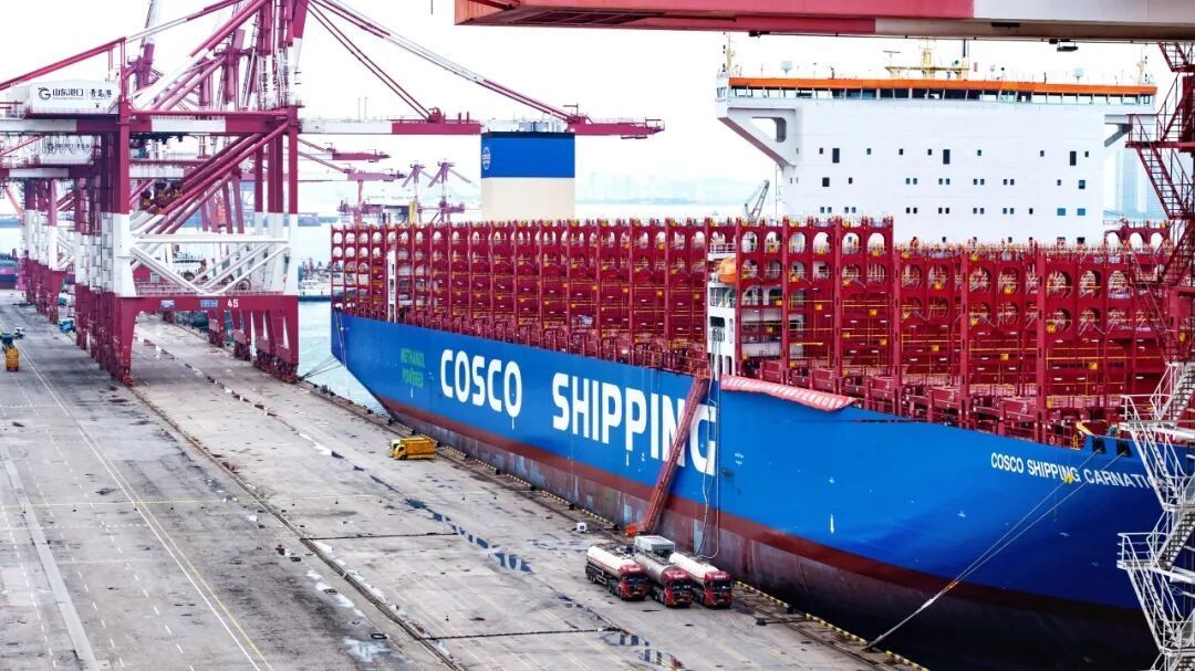 一船多供！青岛港解锁绿色甲醇加注新模式(图1)